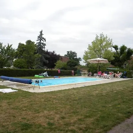 Grande Maison Avec Piscine Holiday home Limoise